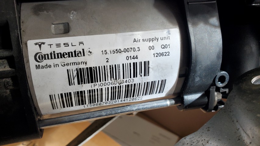 Tesla air suspension continental air supply unit 15.1550-0070.3